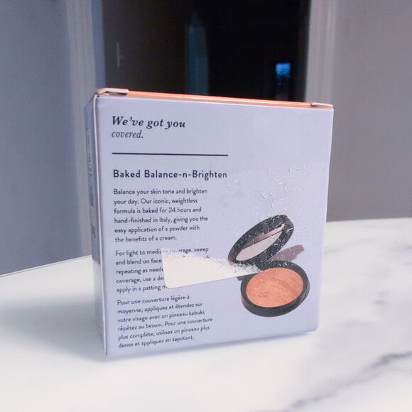 Laura Geller Baked Balance-N-Brighten Color Correcting Foundation Shade MEDIUM - Picture 3 of 5